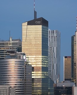 Q22 - biurowiec w stylu Opoczno