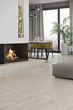 Grand Wood - jasne barwy we wnętrzu