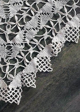 Koronki to nieodłączny element dla stylu rustykalnego