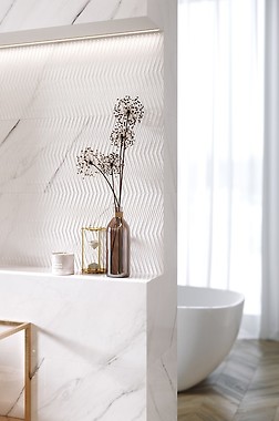 Carrara Chic, Opoczno, płytki marmurowe ze wzorem jodełki