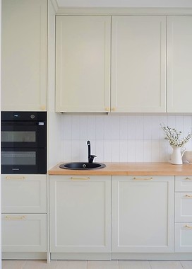 Oliwkowa kuchnia w stylu paryskim