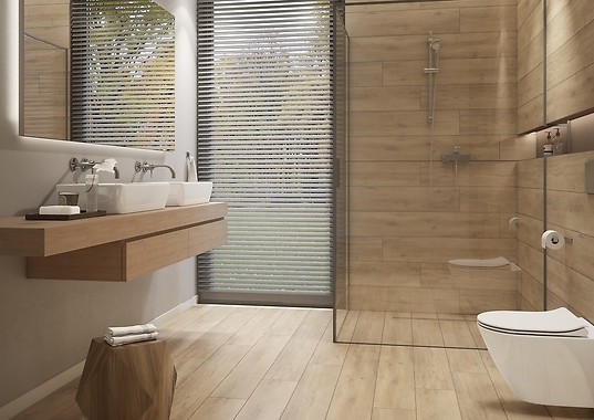 Klasyczna łazienka z płytkami drewnopodobnymi