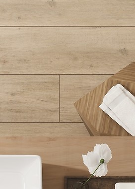 Ciepłe odcienie płytek drewnopodobnych