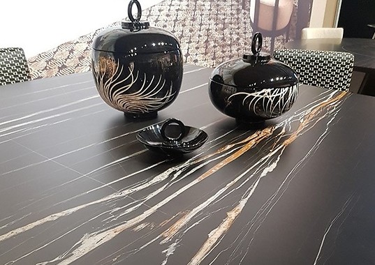 Kamień z mocnym rysunkiem 17