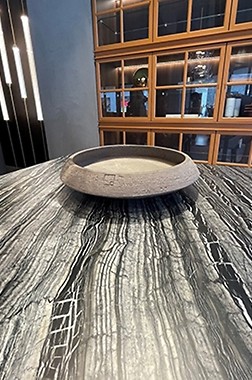 Kamień z mocnym rysunkiem 16