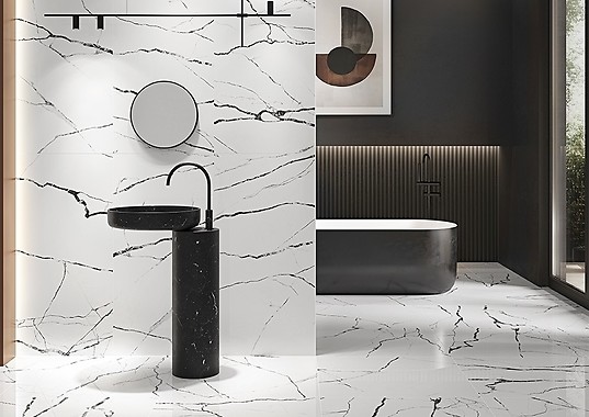 Designerska łazienka w kolorach bieli i czerni