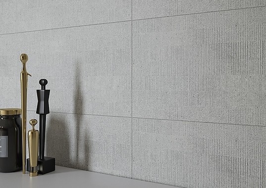 Pomysł na ściany w przedpokoju – kompozycja kolorów i faktur