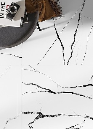 Połączenie białego i czarnego marmuru w łazience