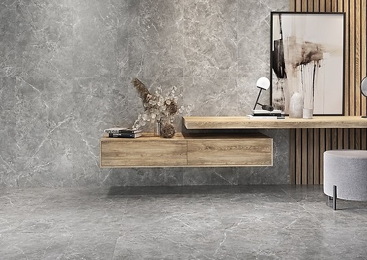 Ponadczasowa elegancja, czyli marmurowa ściana w salonie