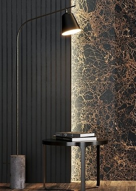 Ponadczasowa elegancja, czyli marmurowa ściana w salonie