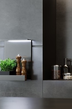 Aranżacja salonu z betonem na ścianie