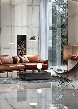 Aranżacja salonu z betonem na ścianie