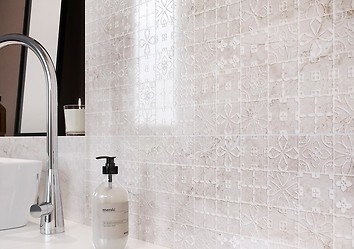 Płytki patchwork - czy przytłoczą małą łazienkę?