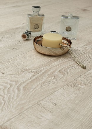 calssic oak warm grey livingroom