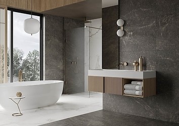 Złote akcenty w marmurowej łazience