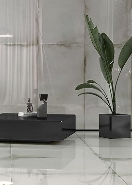 Nowoczesne wykończenie kominka płytkami