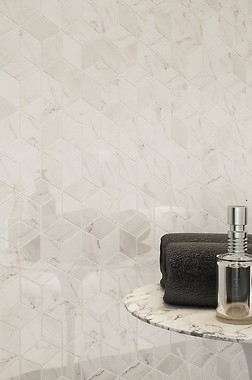 Z czym połączyć kamień na ścianie?