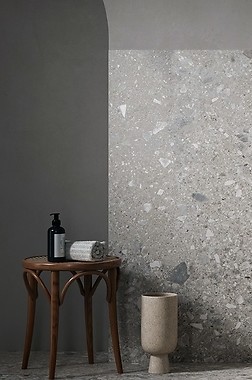 Z czym połączyć kamień na ścianie?