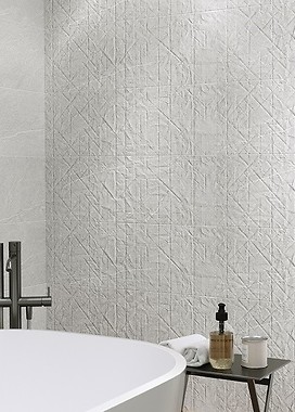 Z czym połączyć kamień na ścianie?