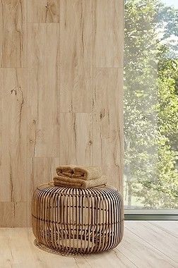 Drewniana podłoga - jakie płytki będą do niej pasować?