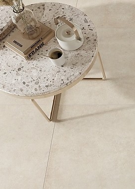 Idealna podłoga do szarych drzwi