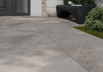 Idealna podłoga do szarych drzwi