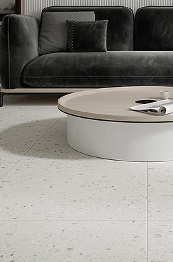 Idealna podłoga do szarych drzwi