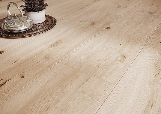 Jaka podłoga sprawdzi się w małej kuchni?