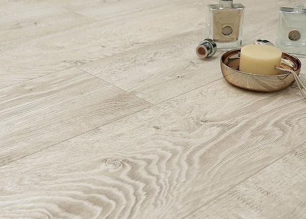 płytki drewniane w łazience