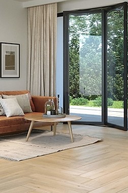 gresy drewnopodobne w salonie