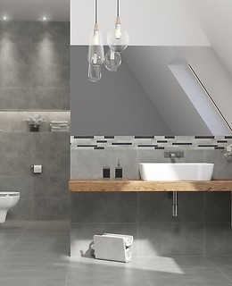 łazienka pod schodami