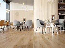 Płytki podłogowe drewnopodobne w salonie i kuchni - CLASSIC OAK BEIGE